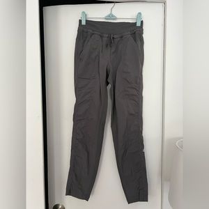 Lululemon Dance Studio cropped length pant